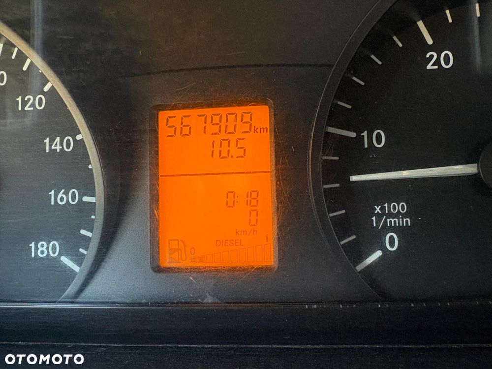 Mercedes-Benz Sprinter - 14