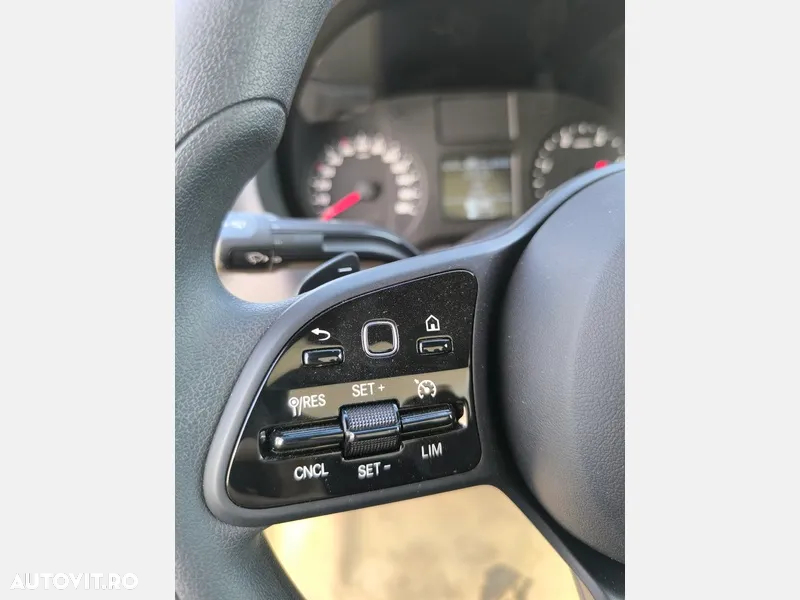 Mercedes-Benz Sprinter - 10