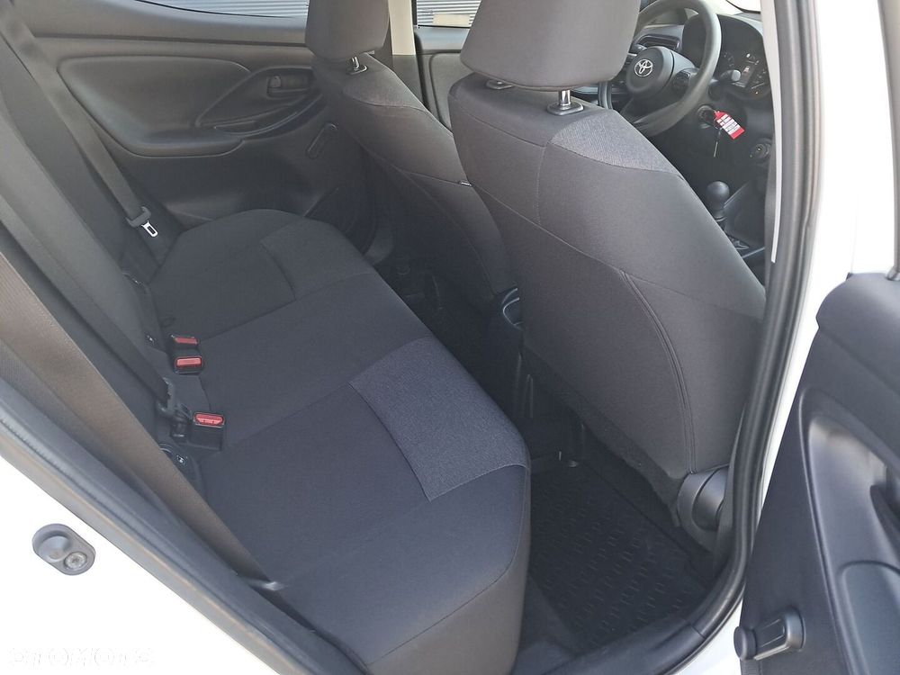 Toyota Yaris - 13