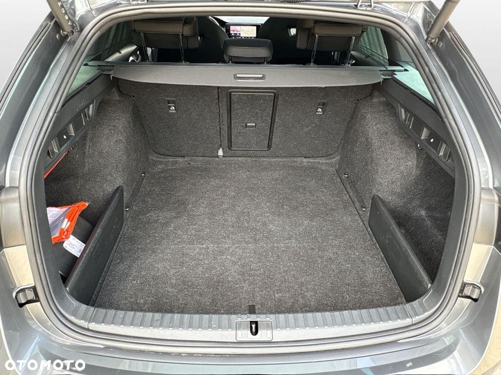Skoda Octavia 2.0 TDI Sportline DSG - 38