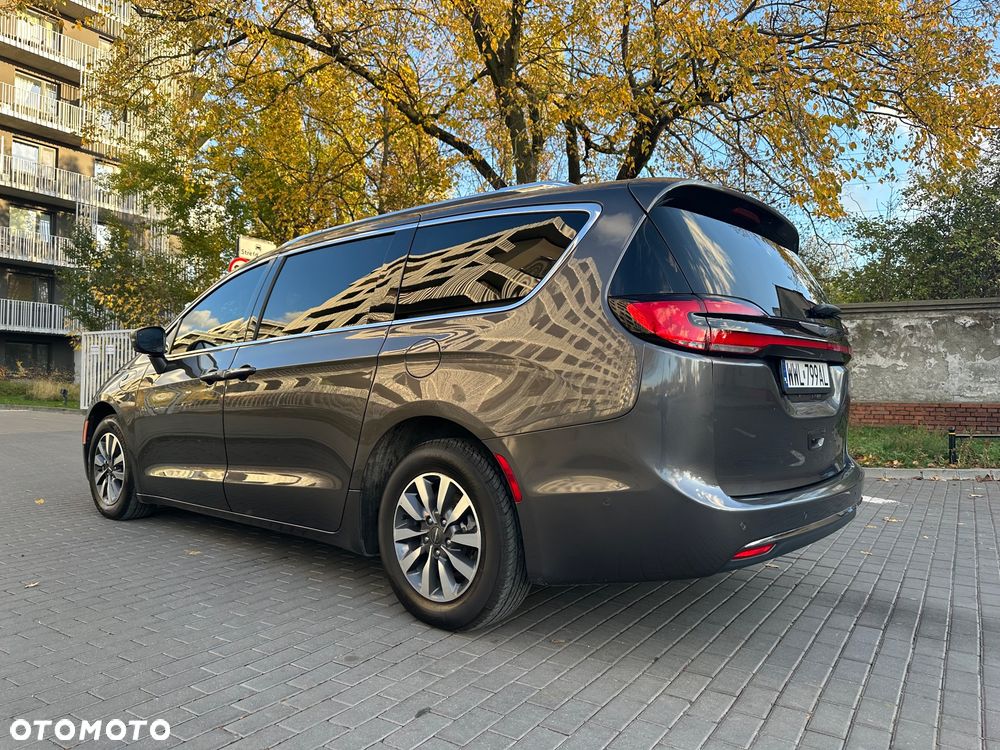 Chrysler Pacifica - 4