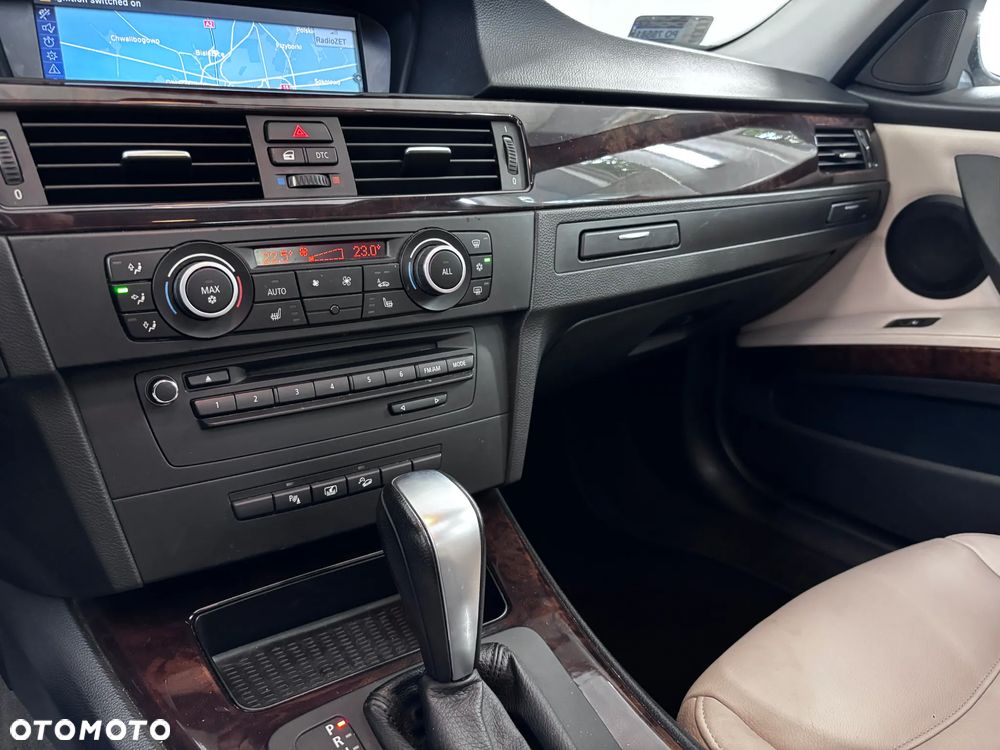 BMW Seria 3 335i Sport-Aut Luxury Line - 20