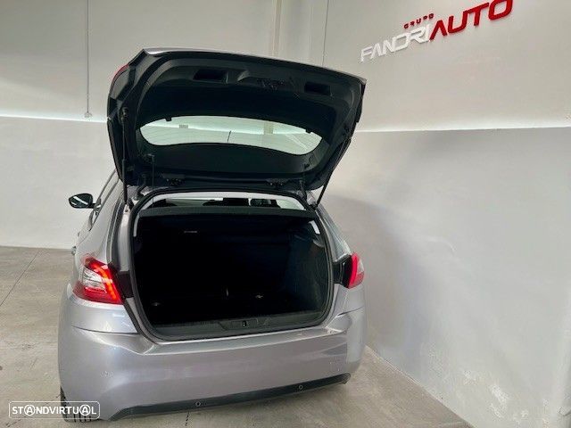 Peugeot 308 1.5 BlueHDi Active Pack EAT8 - 17