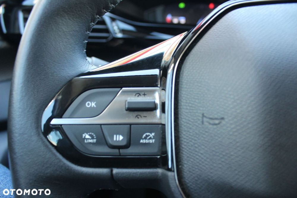 Peugeot 308 - 8