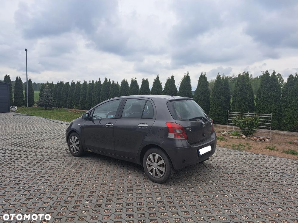 Toyota Yaris - 2