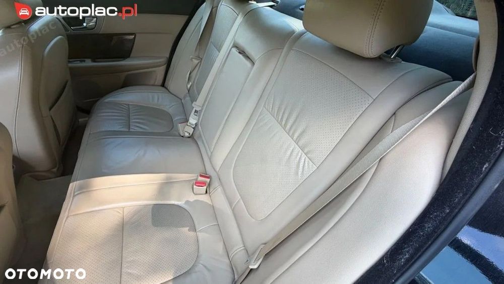 Jaguar XF 2011