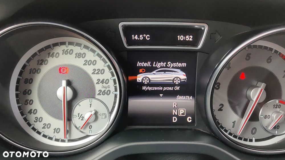 Mercedes-Benz CLA 200 7G-DCT - 36