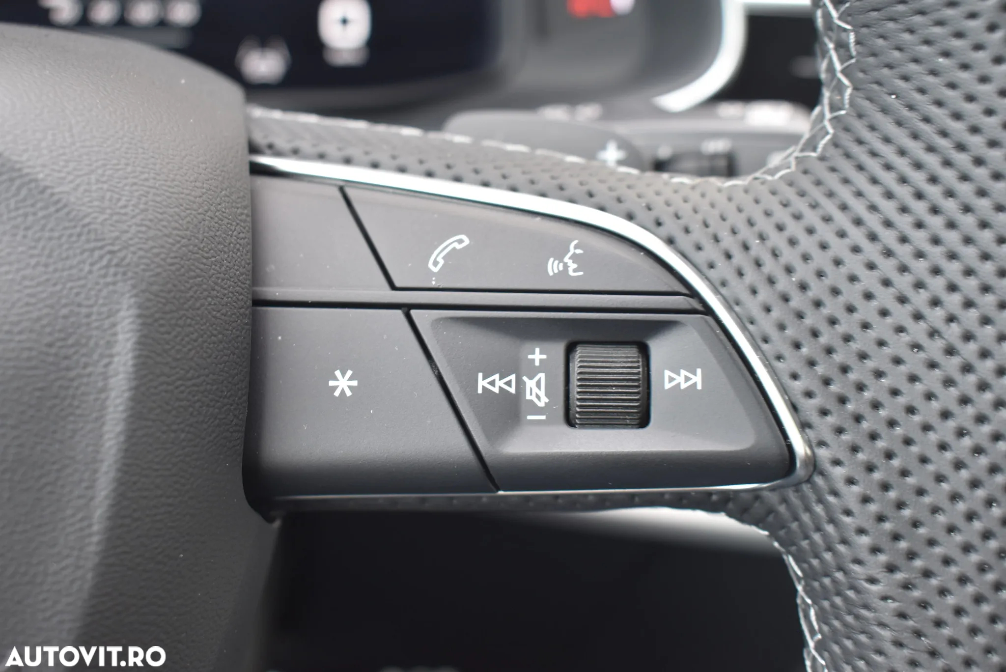 Audi Q8 55 TFSI quattro Tiptronic MHEV - 17