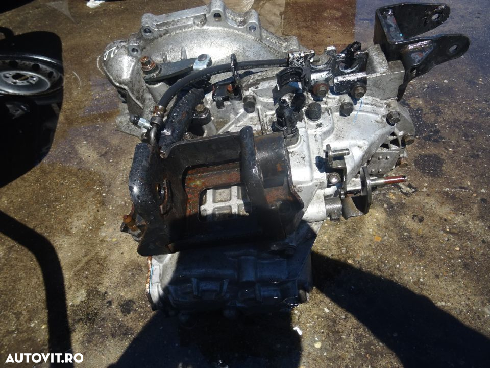 Vand Cutie de Viteza Manuala cu 5 viteze Hyundai Tucson 2.0 CRDI Euro 3 din 2006 - 2
