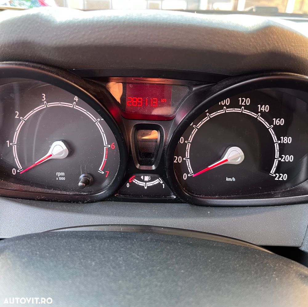 Ford Fiesta - 10