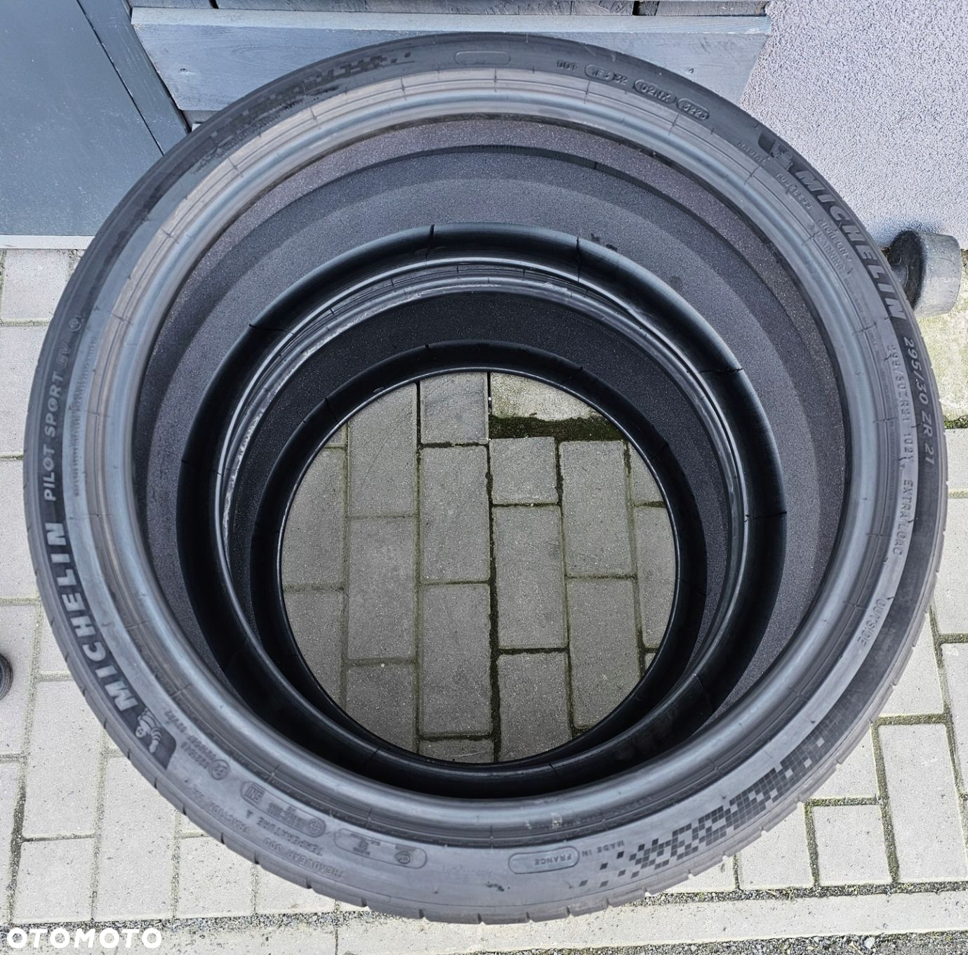 Michelin Pilot Sport EV 295/30R21 102 Y - 3