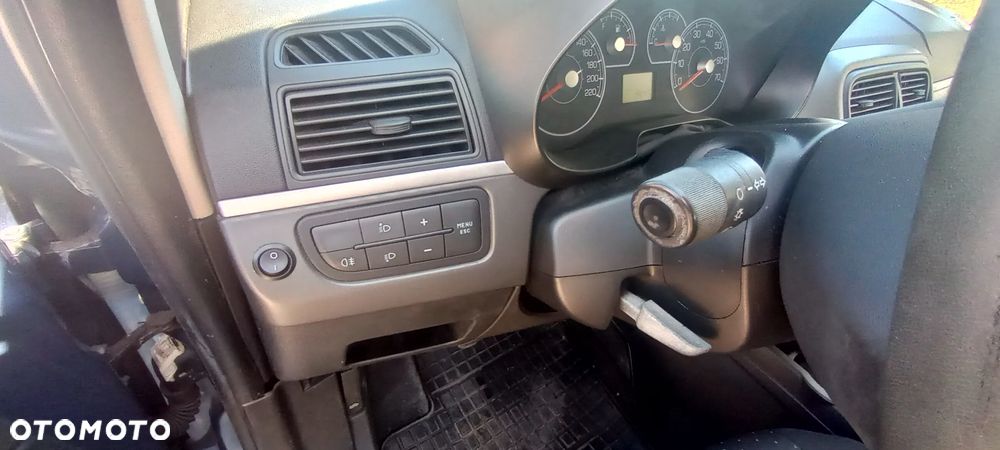 Fiat Punto 1.2 8V Active - 15