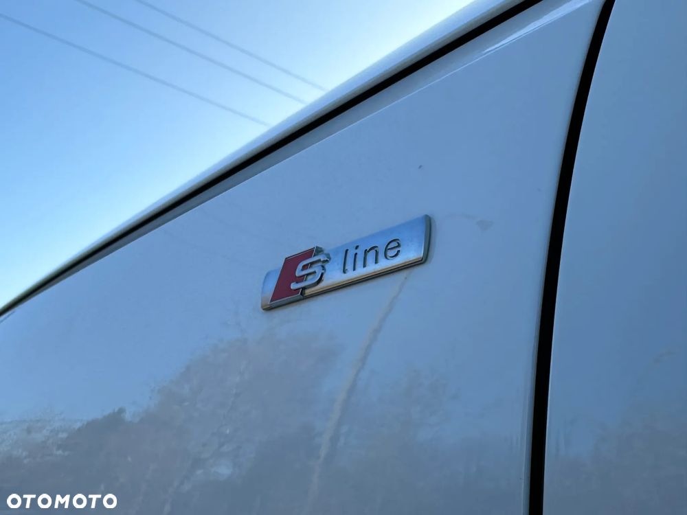 Audi A4 Limousine 35 TFSI mHEV S Line S tronic - 29