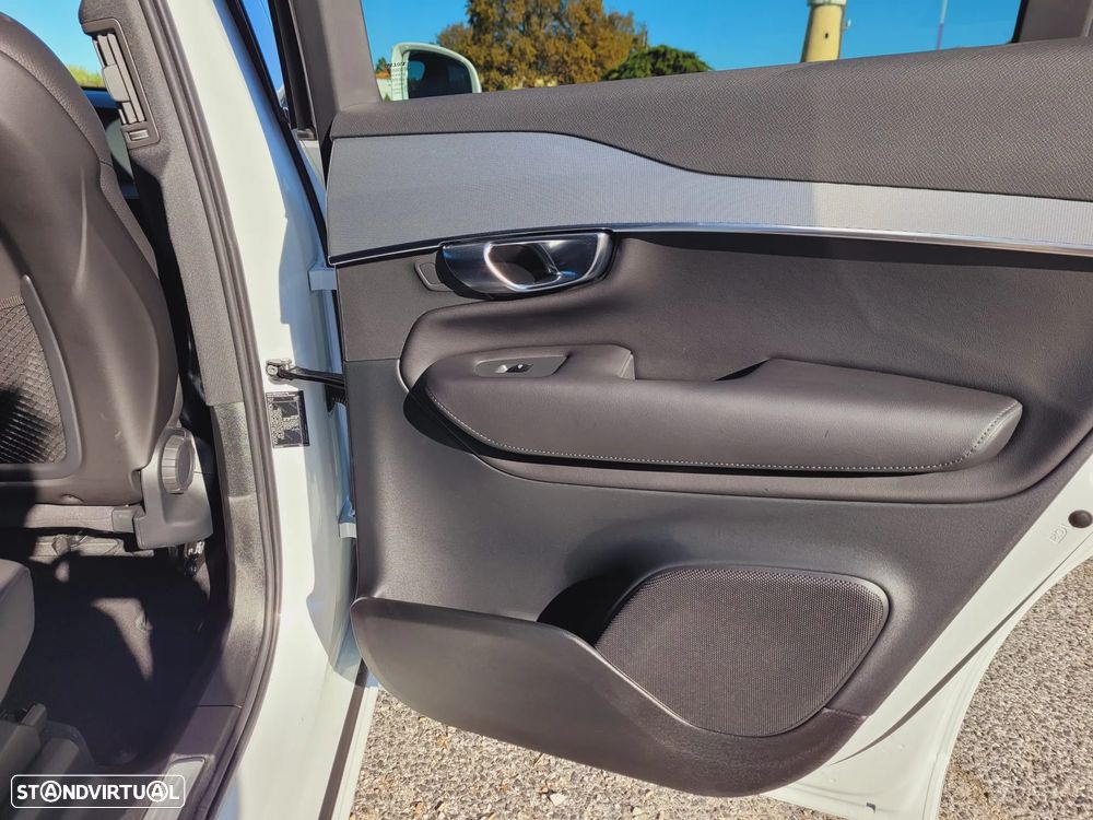 Volvo XC 90 T8 AWD Recharge Core - 32