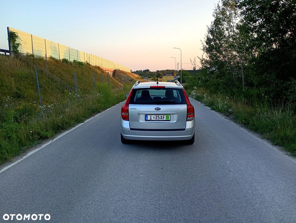 Kia Ceed - 9