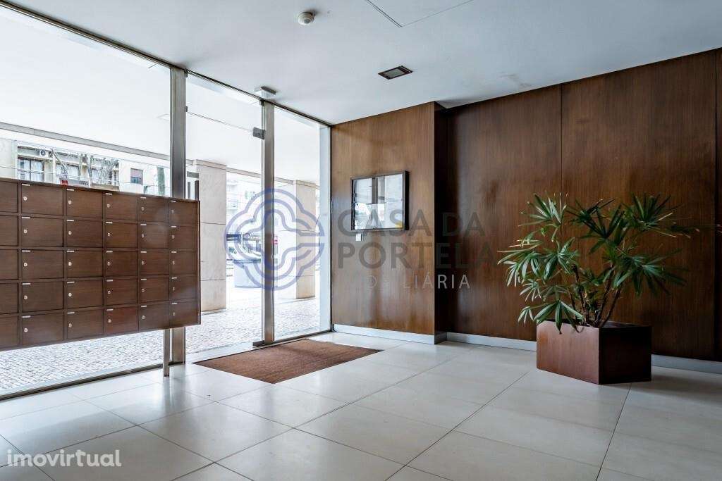 Apartamento T1 com terraço ajardinado na Avenida da República em Vila - Grande imagem: 3/18