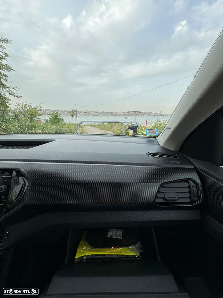 VW T-Cross 1.0 TSI Life - 12