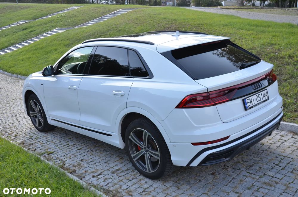 Audi Q8 - 8