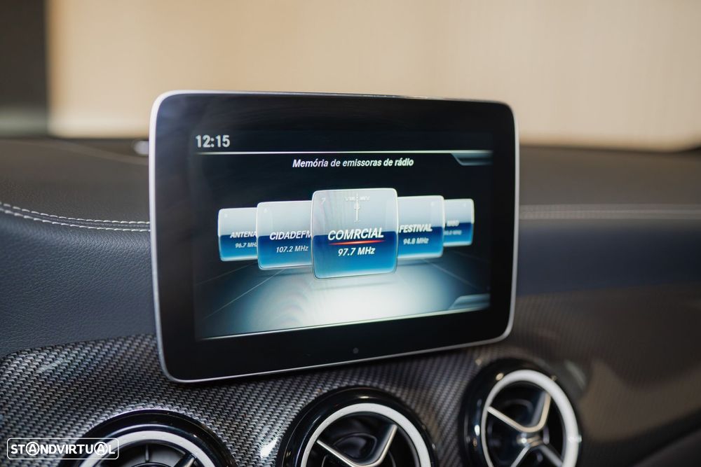 Mercedes-Benz GLA 200 - 38