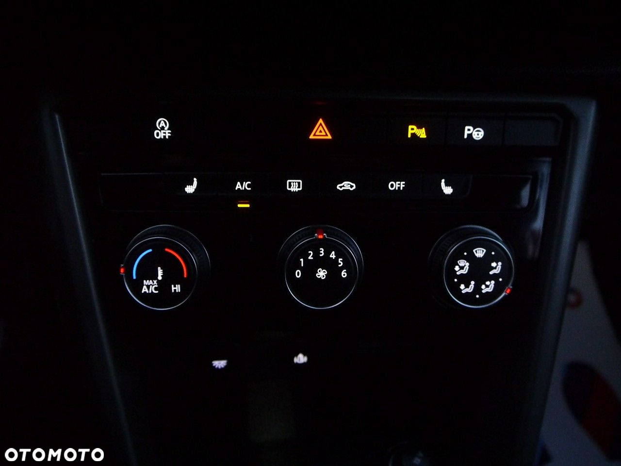 Volkswagen T-Roc 1.6 TDI SCR Style - 24