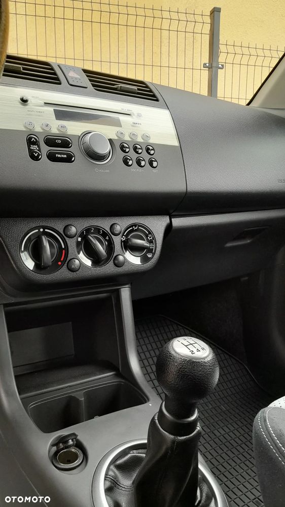 Suzuki Swift - 11