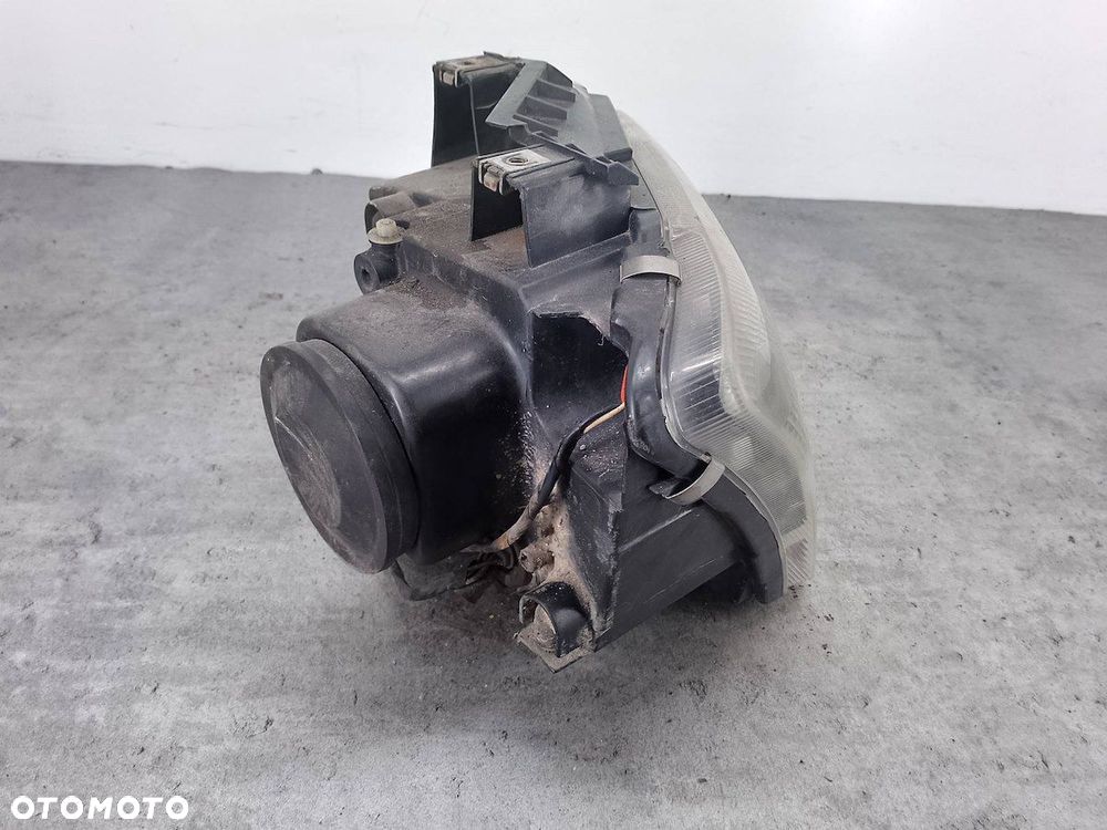 LAMPA PRZÓD PRAWA CHRYSLER PACIFICA - 4