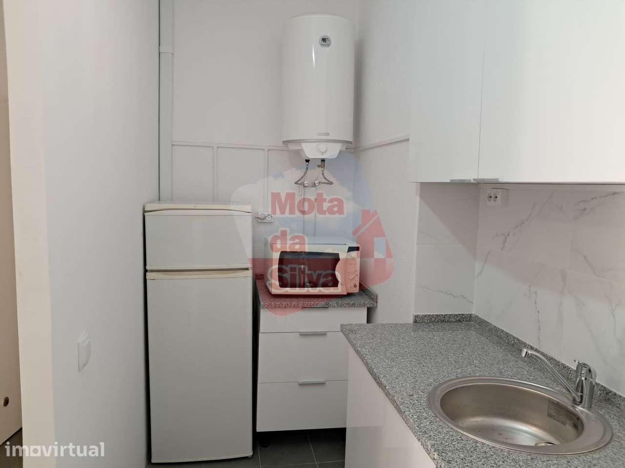 Excelente apartamento T1 Pragal, Almada - Grande imagem: 3/13