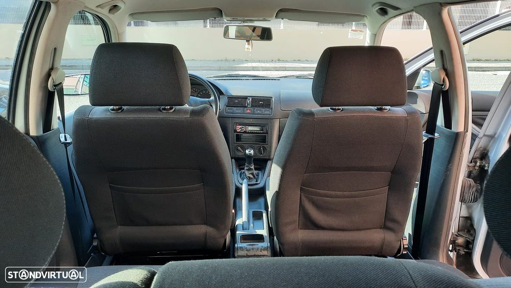 VW Golf 1.4i 25 Anos - 21