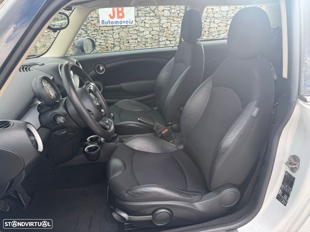MINI 3 Portas Cooper D - 8