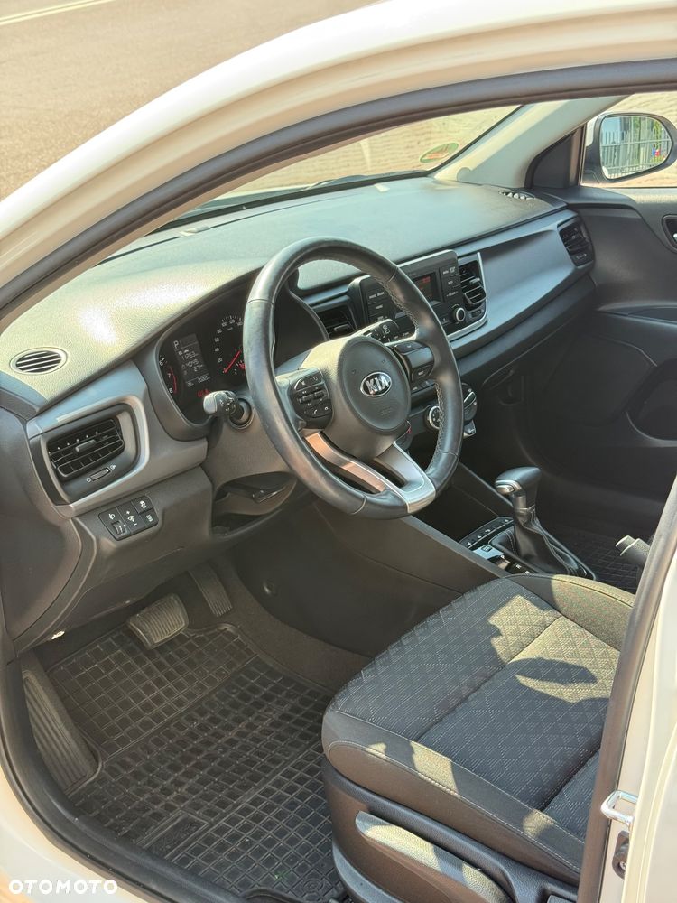Kia Rio 1.4 M - 11