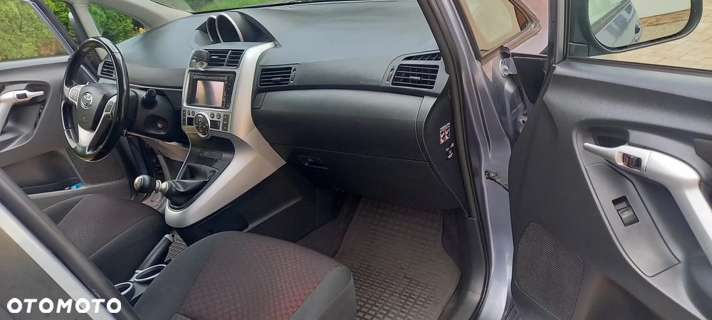Toyota Verso 2.0 D-4D - 8