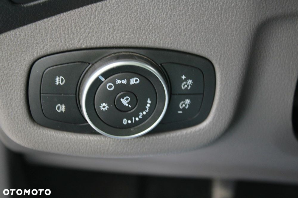 Ford Transit Connect - 13