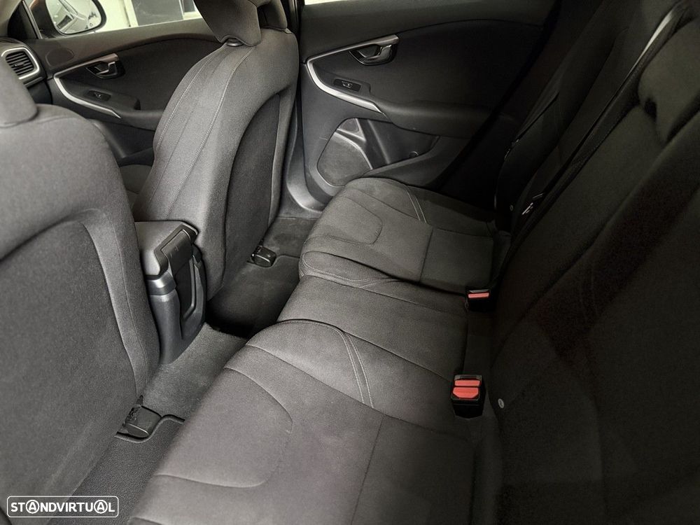 Volvo V40 2.0 D2 Momentum - 10