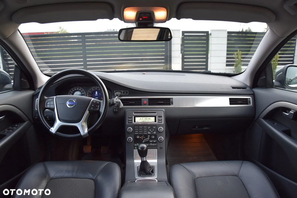 Volvo V70 2.5T Momentum - 8