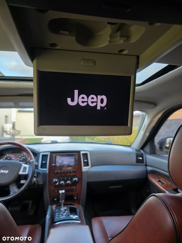Jeep Grand Cherokee - 36