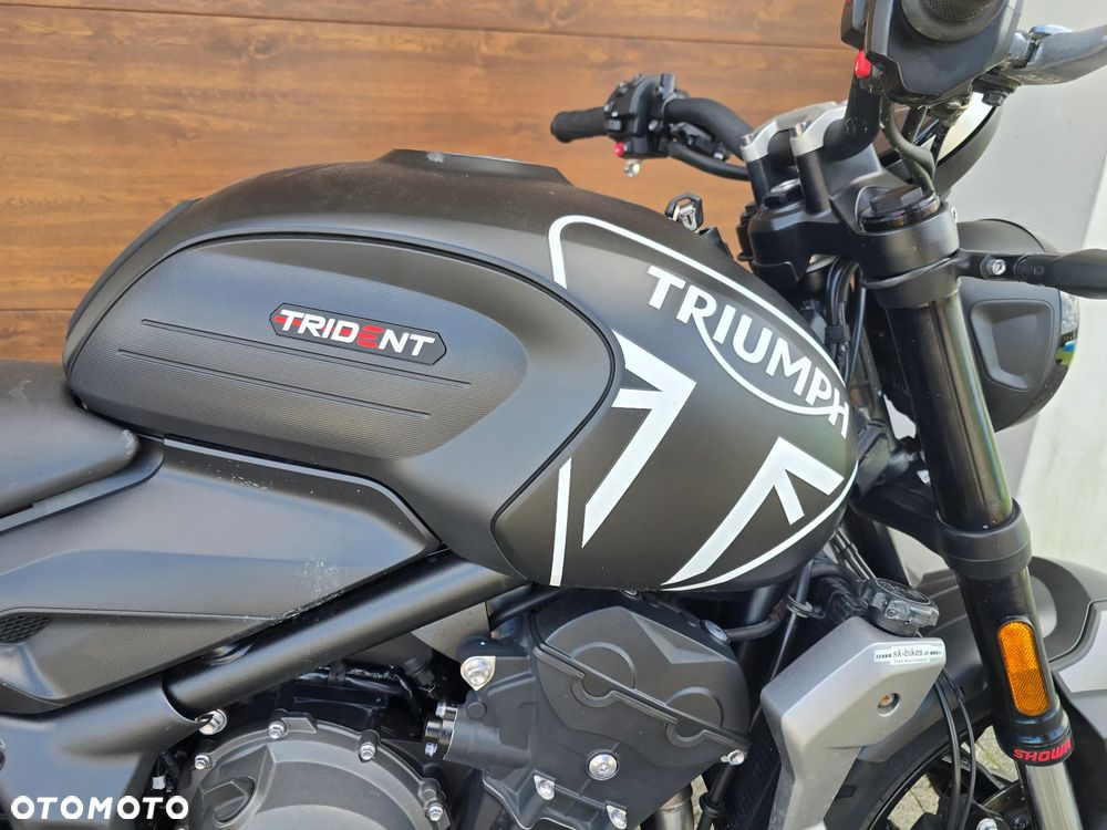 Triumph Trident - 10