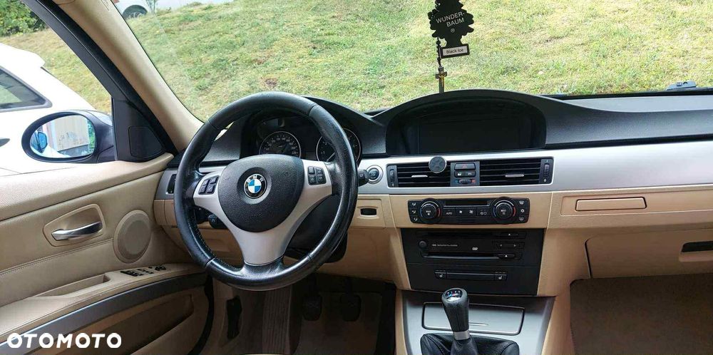 BMW Seria 3 330i - 8