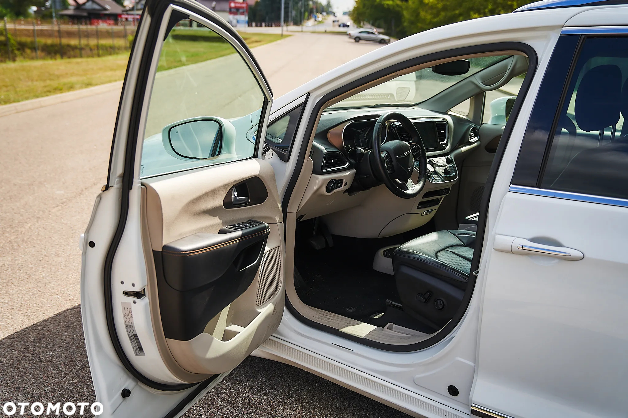 Chrysler Pacifica - 22