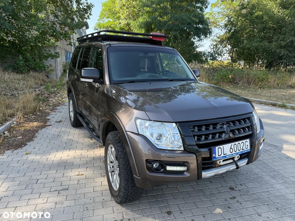 Mitsubishi Pajero - 1