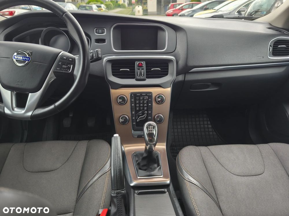 Volvo V40 Cross Country D3 Momentum - 18