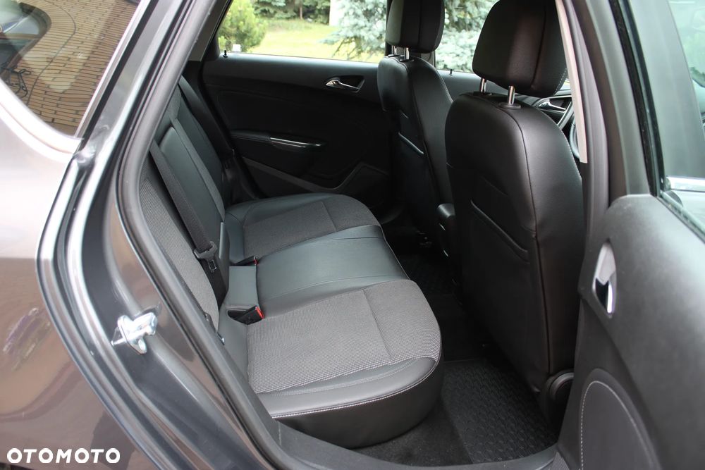 Opel Astra 1.6 Cosmo - 20