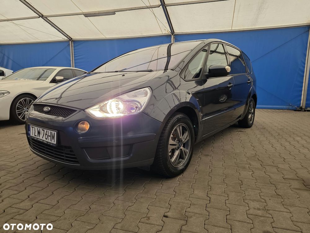Ford S-Max - 16
