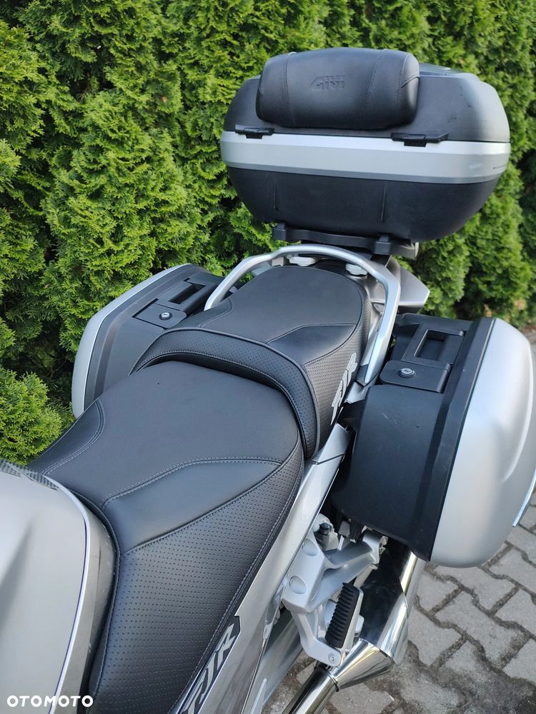 Yamaha FJR - 17