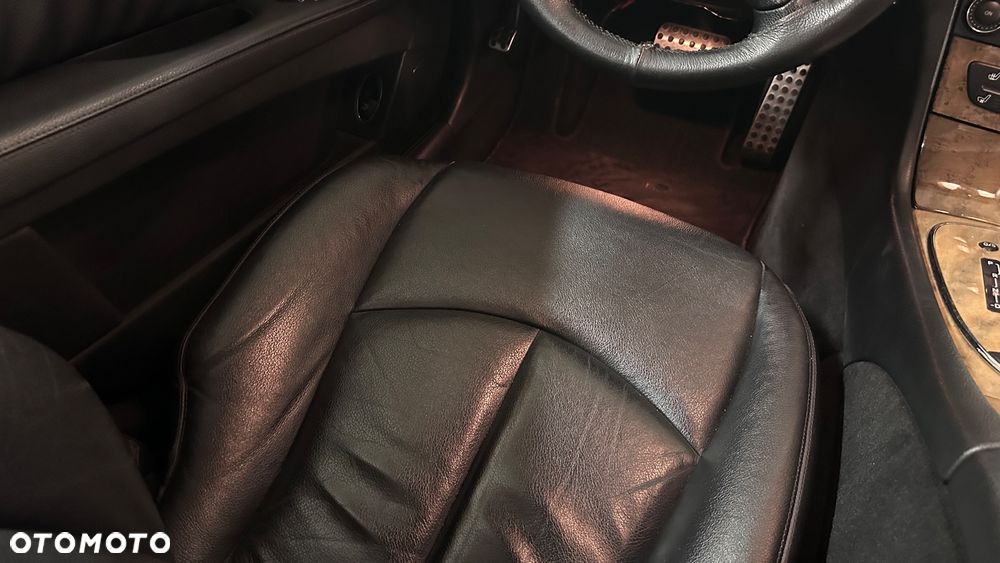 Mercedes-Benz Klasa E 350 4Matic Avantgarde Sport Edition - 35