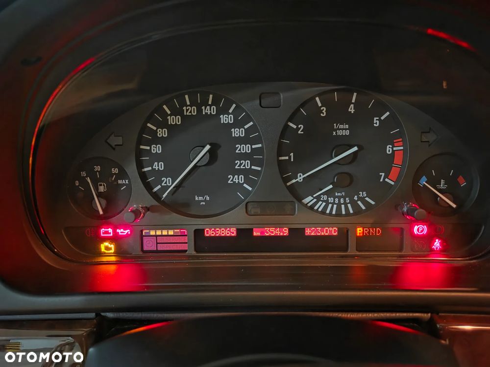 BMW Seria 5 - 32