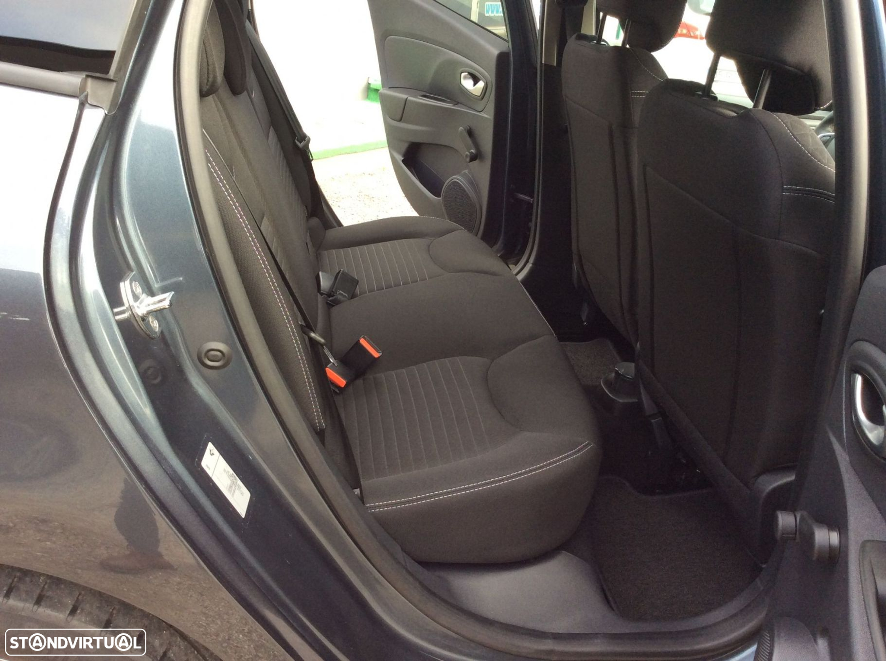 Renault Clio Sport Tourer 1.5 dCi Limited - 28
