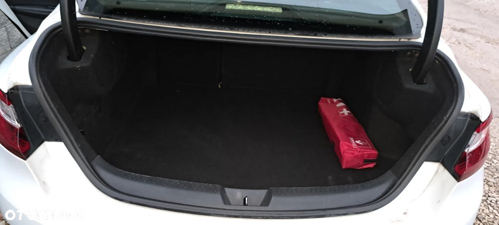 Renault Megane 1.5 Blue dCi Intens - 9