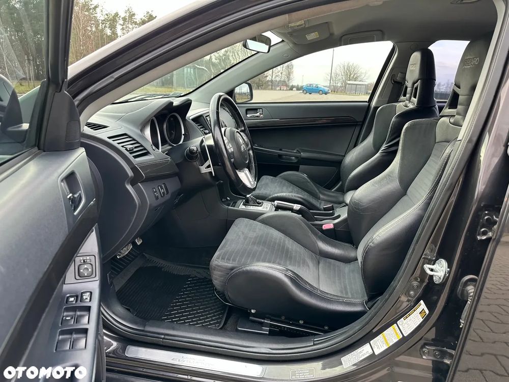 Mitsubishi Lancer Evolution - 13