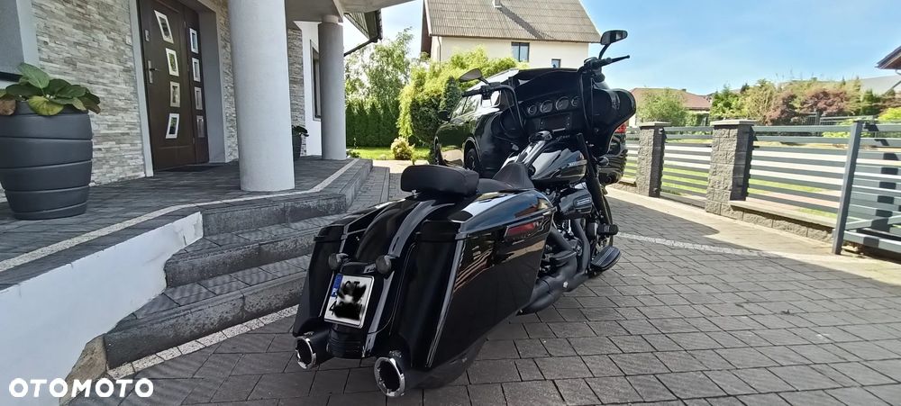 Harley-Davidson Touring Street Glide - 2