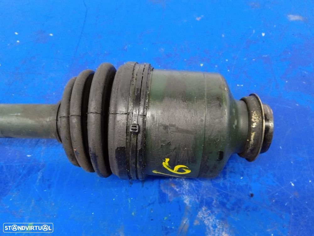 TRANSMISSÃO FRONTAL DIREITA KIA CARNIVAL I 1999 - - 1